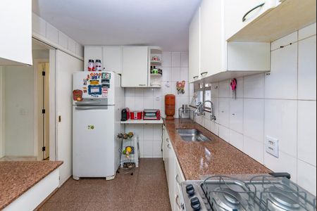 Apartamento à venda com 130m², 4 quartos e 2 vagasCozinha