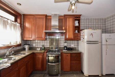 Casa à venda com 700m², 3 quartos e 6 vagasCozinha