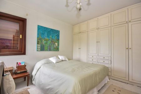 Casa à venda com 700m², 3 quartos e 6 vagasSuíte 2