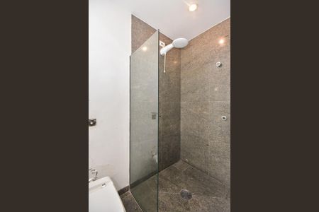 Casa à venda com 700m², 3 quartos e 6 vagasBanheiro Suíte 1