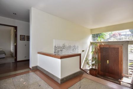 Casa à venda com 700m², 3 quartos e 6 vagasCorredor