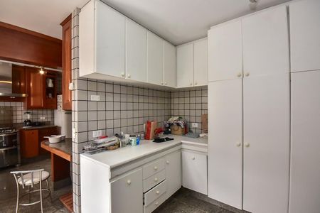 Casa à venda com 700m², 3 quartos e 6 vagasÁrea de Serviço