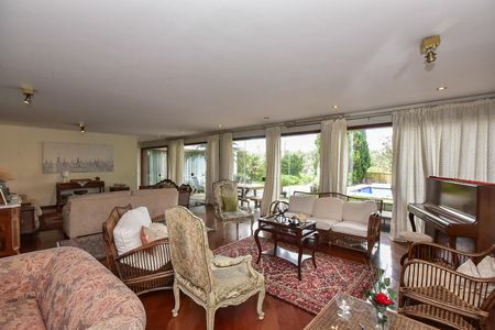 Sala de casa à venda com 3 quartos, 700m² em Jardim Leonor, São Paulo