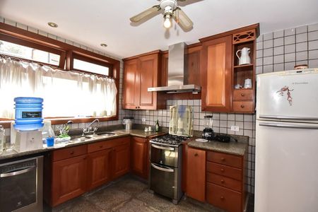 Casa à venda com 700m², 3 quartos e 6 vagasCozinha