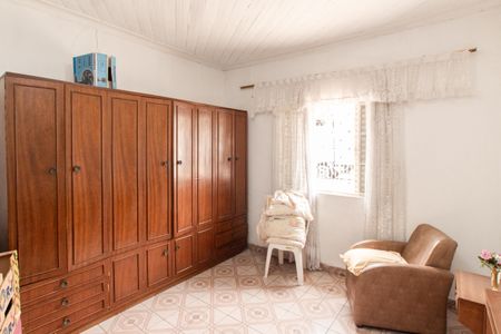 Casa à venda com 200m², 3 quartos e 4 vagas Casa à venda com 200m², 3 quartos e 4 vagasQuarto 2