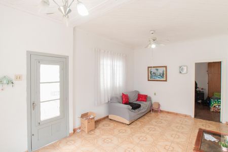 Casa à venda com 200m², 3 quartos e 4 vagas Casa à venda com 200m², 3 quartos e 4 vagasSala