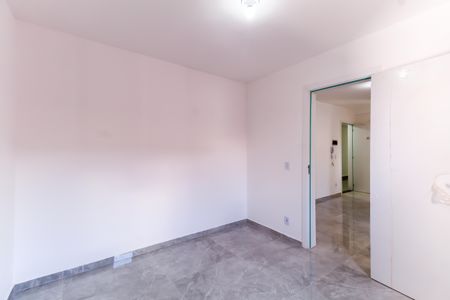 Quarto 1 de apartamento para alugar com 2 quartos, 50m² em Vila Bertioga, São Paulo