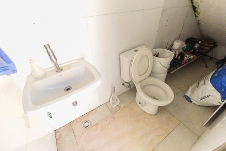 Casa à venda com 300m², 3 quartos e 4 vagas Casa à venda com 300m², 3 quartos e 4 vagasBanheiro da Garagem