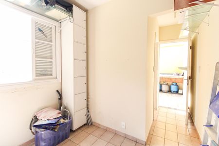 Casa à venda com 300m², 3 quartos e 4 vagas Casa à venda com 300m², 3 quartos e 4 vagasQuarto da Edícula