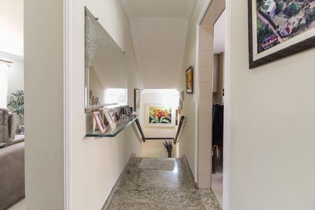 Casa à venda com 300m², 3 quartos e 4 vagas Casa à venda com 300m², 3 quartos e 4 vagasCorredor