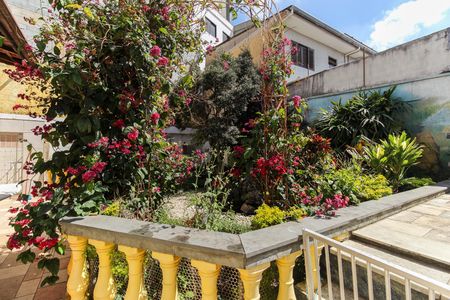 Casa à venda com 300m², 3 quartos e 4 vagas Casa à venda com 300m², 3 quartos e 4 vagasÁrea Externa - Jardim