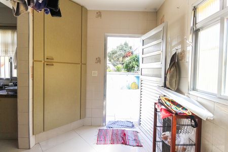 Casa à venda com 300m², 3 quartos e 4 vagas Casa à venda com 300m², 3 quartos e 4 vagasÁrea de Serviço