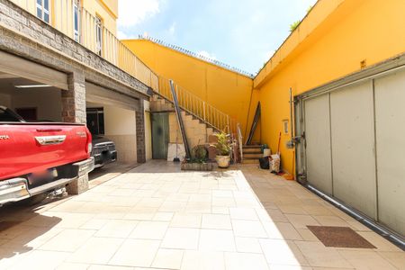 Casa à venda com 300m², 3 quartos e 4 vagas Casa à venda com 300m², 3 quartos e 4 vagasGaragem
