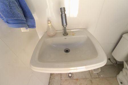 Casa à venda com 300m², 3 quartos e 4 vagas Casa à venda com 300m², 3 quartos e 4 vagasBanheiro da Garagem