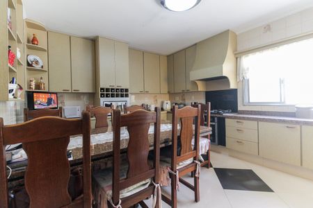 Casa à venda com 300m², 3 quartos e 4 vagas Casa à venda com 300m², 3 quartos e 4 vagasCozinha