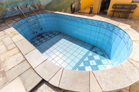 Casa à venda com 300m², 3 quartos e 4 vagas Casa à venda com 300m², 3 quartos e 4 vagasÁrea Externa - Piscina