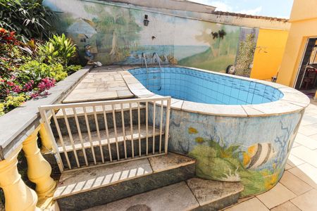 Casa à venda com 300m², 3 quartos e 4 vagas Casa à venda com 300m², 3 quartos e 4 vagasÁrea Externa - Piscina