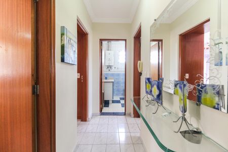 Casa à venda com 300m², 3 quartos e 4 vagas Casa à venda com 300m², 3 quartos e 4 vagasCorredor