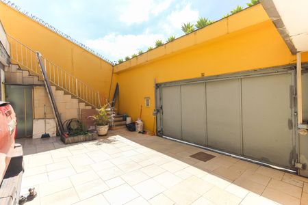 Casa à venda com 300m², 3 quartos e 4 vagas Casa à venda com 300m², 3 quartos e 4 vagasGaragem