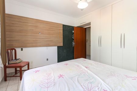 Casa à venda com 300m², 3 quartos e 4 vagas Casa à venda com 300m², 3 quartos e 4 vagasQuarto 1