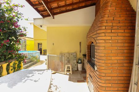 Casa à venda com 300m², 3 quartos e 4 vagas Casa à venda com 300m², 3 quartos e 4 vagasÁrea Externa - Churrasqueira