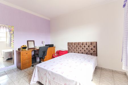 Casa à venda com 300m², 3 quartos e 4 vagas Casa à venda com 300m², 3 quartos e 4 vagasQuarto 2