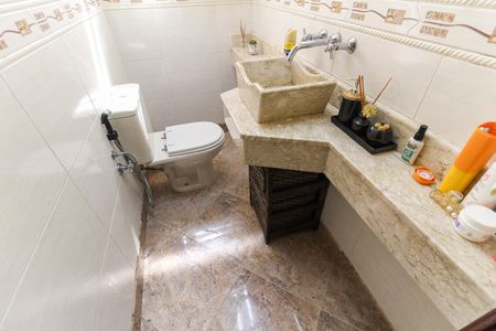 Casa à venda com 300m², 3 quartos e 4 vagas Casa à venda com 300m², 3 quartos e 4 vagasLavabo