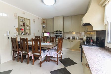 Casa à venda com 300m², 3 quartos e 4 vagas Casa à venda com 300m², 3 quartos e 4 vagasCozinha