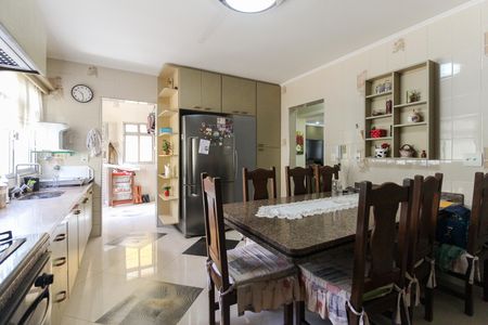 Casa à venda com 300m², 3 quartos e 4 vagas Casa à venda com 300m², 3 quartos e 4 vagasCozinha