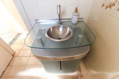 Casa à venda com 300m², 3 quartos e 4 vagas Casa à venda com 300m², 3 quartos e 4 vagasBanheiro da Edícula