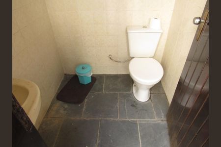 Casa para alugar com 356m², 3 quartos e 3 vagasBanheiro de Serviço