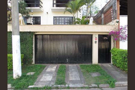 Casa para alugar com 356m², 3 quartos e 3 vagasFachada