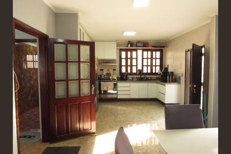 Casa para alugar com 356m², 3 quartos e 3 vagasCozinha