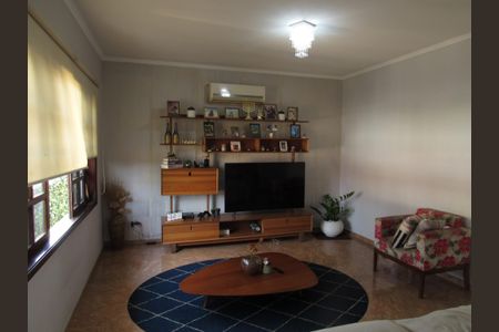 Casa para alugar com 356m², 3 quartos e 3 vagasSala