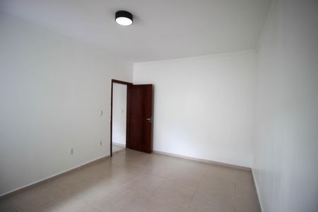 Casa de condomínio para alugar com 174m², 4 quartos e 4 vagasQuarto 4