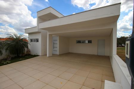 Casa de condomínio para alugar com 174m², 4 quartos e 4 vagasFachada