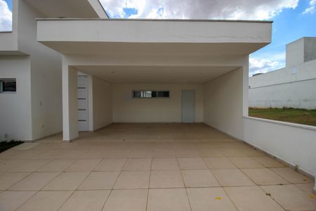 Casa de condomínio para alugar com 174m², 4 quartos e 4 vagasFachada