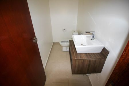 Casa de condomínio para alugar com 174m², 4 quartos e 4 vagasLavabo da Sala