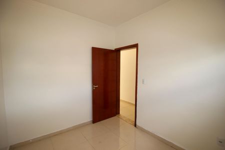 Casa de condomínio para alugar com 174m², 4 quartos e 4 vagasQuarto 2