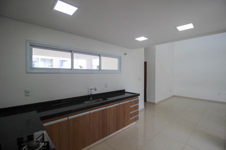 Casa de condomínio para alugar com 174m², 4 quartos e 4 vagasCozinha