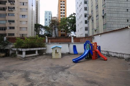 Apartamento à venda com 238m², 4 quartos e 2 vagasÁrea comum - Playground