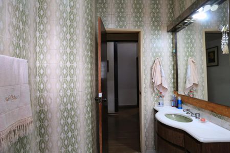 Apartamento à venda com 238m², 4 quartos e 2 vagasBanheiro Social