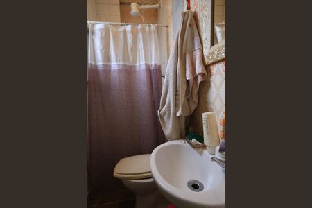 Apartamento à venda com 238m², 4 quartos e 2 vagasBanheiro de Serviço