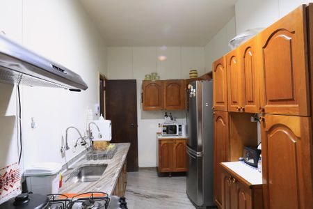 Apartamento à venda com 238m², 4 quartos e 2 vagasCozinha