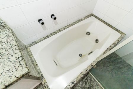 Apartamento à venda com 203m², 4 quartos e 3 vagasBanheiro da Suíte 4