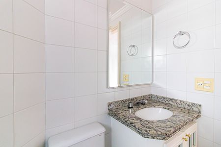 Apartamento à venda com 203m², 4 quartos e 3 vagasBanheiro da Suíte 2