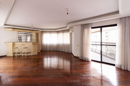 Apartamento à venda com 203m², 4 quartos e 3 vagasSala