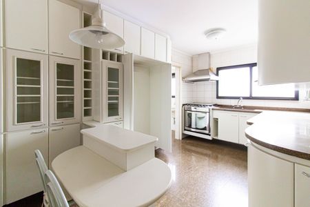 Apartamento à venda com 203m², 4 quartos e 3 vagasCozinha