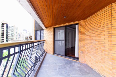 Apartamento à venda com 203m², 4 quartos e 3 vagasVaranda