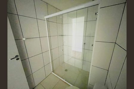 Apartamento à venda com 74m², 3 quartos e 1 vaga Apartamento à venda com 74m², 3 quartos e 1 vagaBanheiro Social